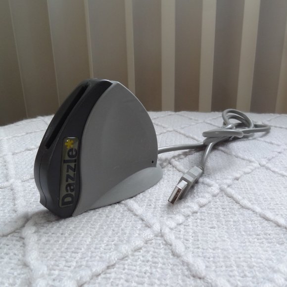 DAZZLE ~ Compact Flash ~ Reader / Writer ~ USB - Picture 1 of 3